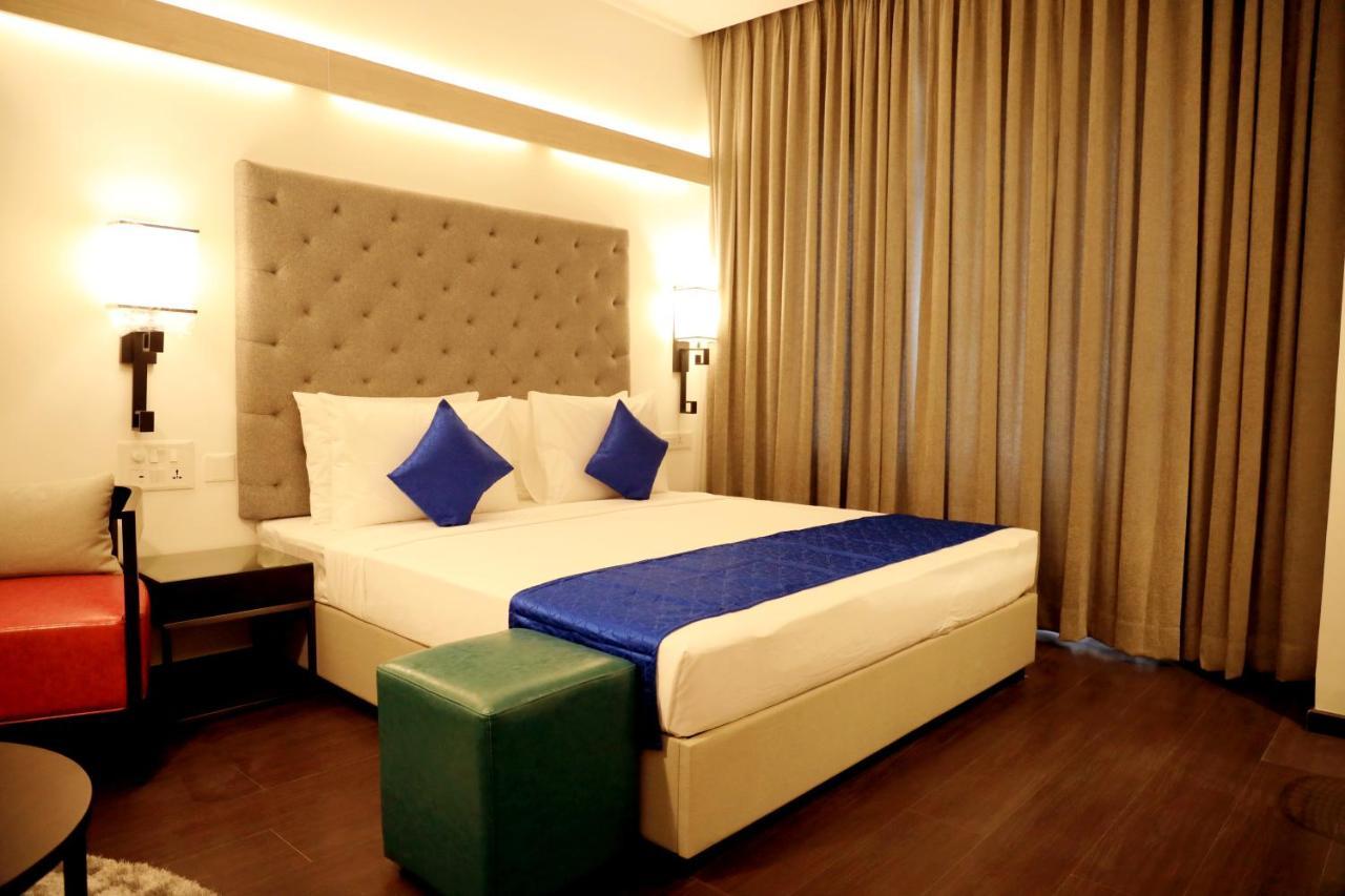 Hotel Deccan Serai Grande, Gachibowli, Hyderabad Exterior foto