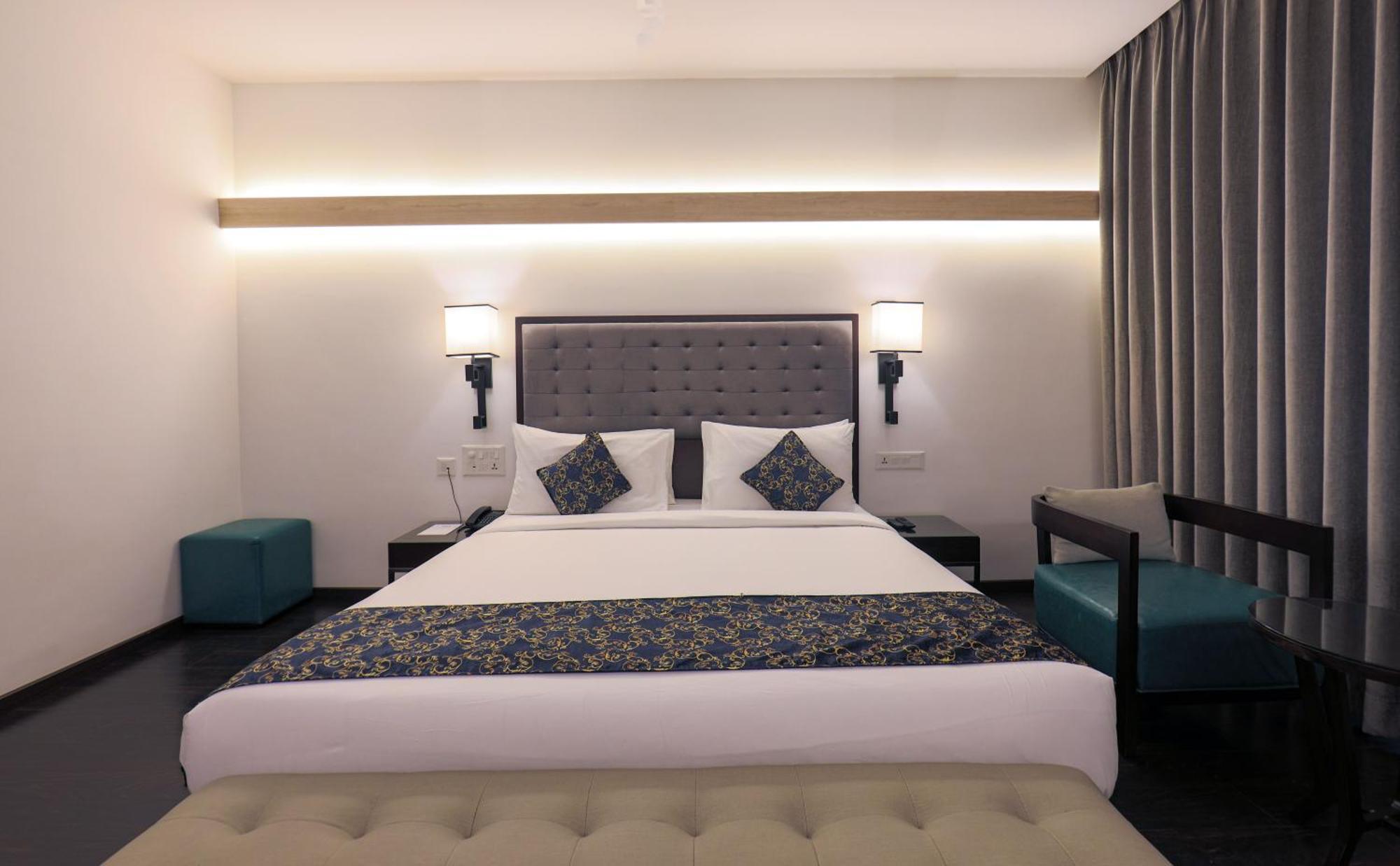 Hotel Deccan Serai Grande, Gachibowli, Hyderabad Exterior foto